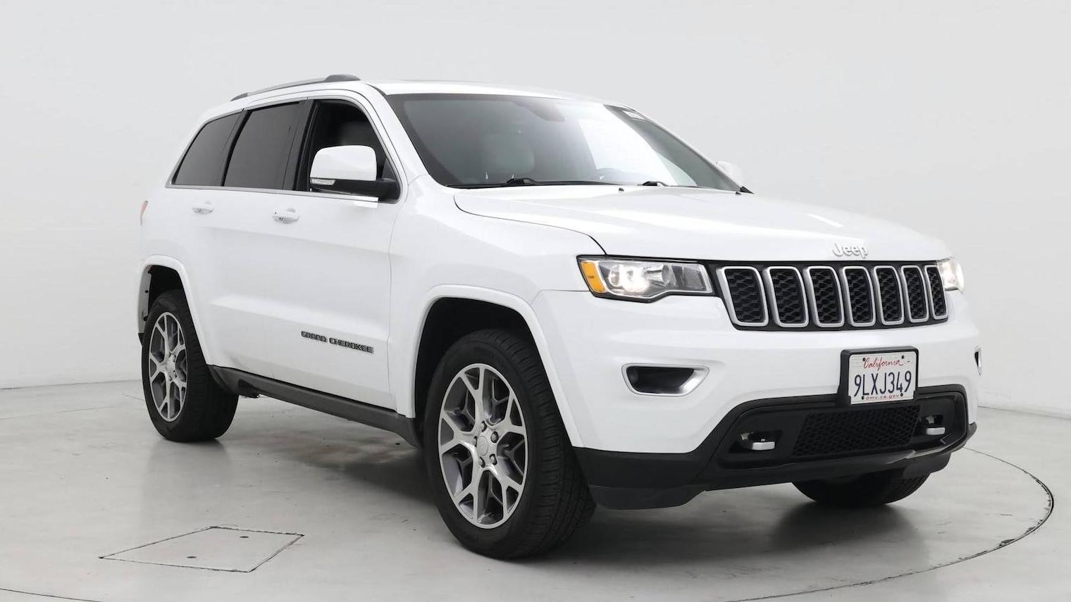 JEEP GRAND CHEROKEE 2018 1C4RJEBG4JC260607 image